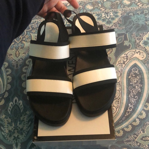 Sandals - Picture 2 of 5